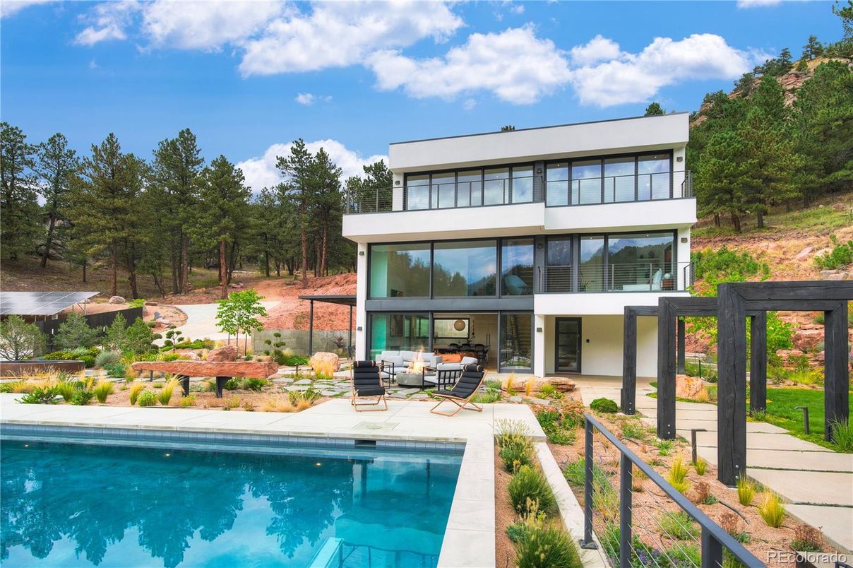 Exterior, Pool