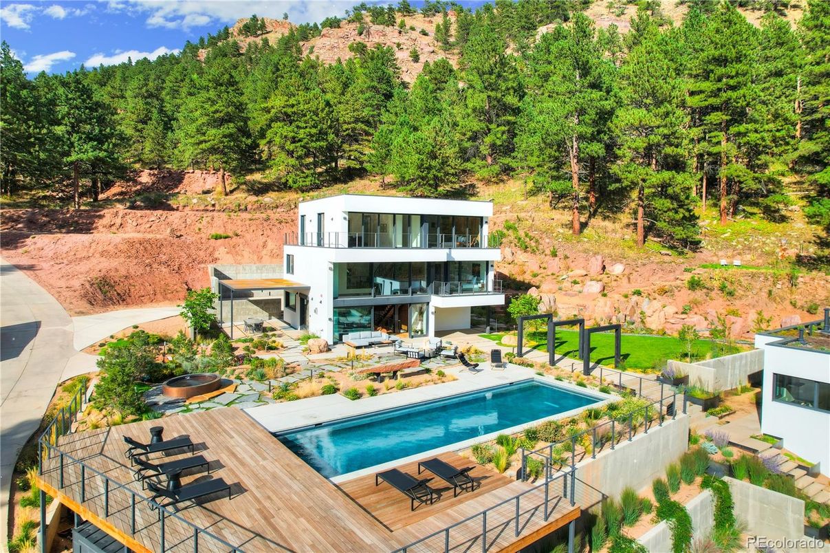 Exterior, Pool