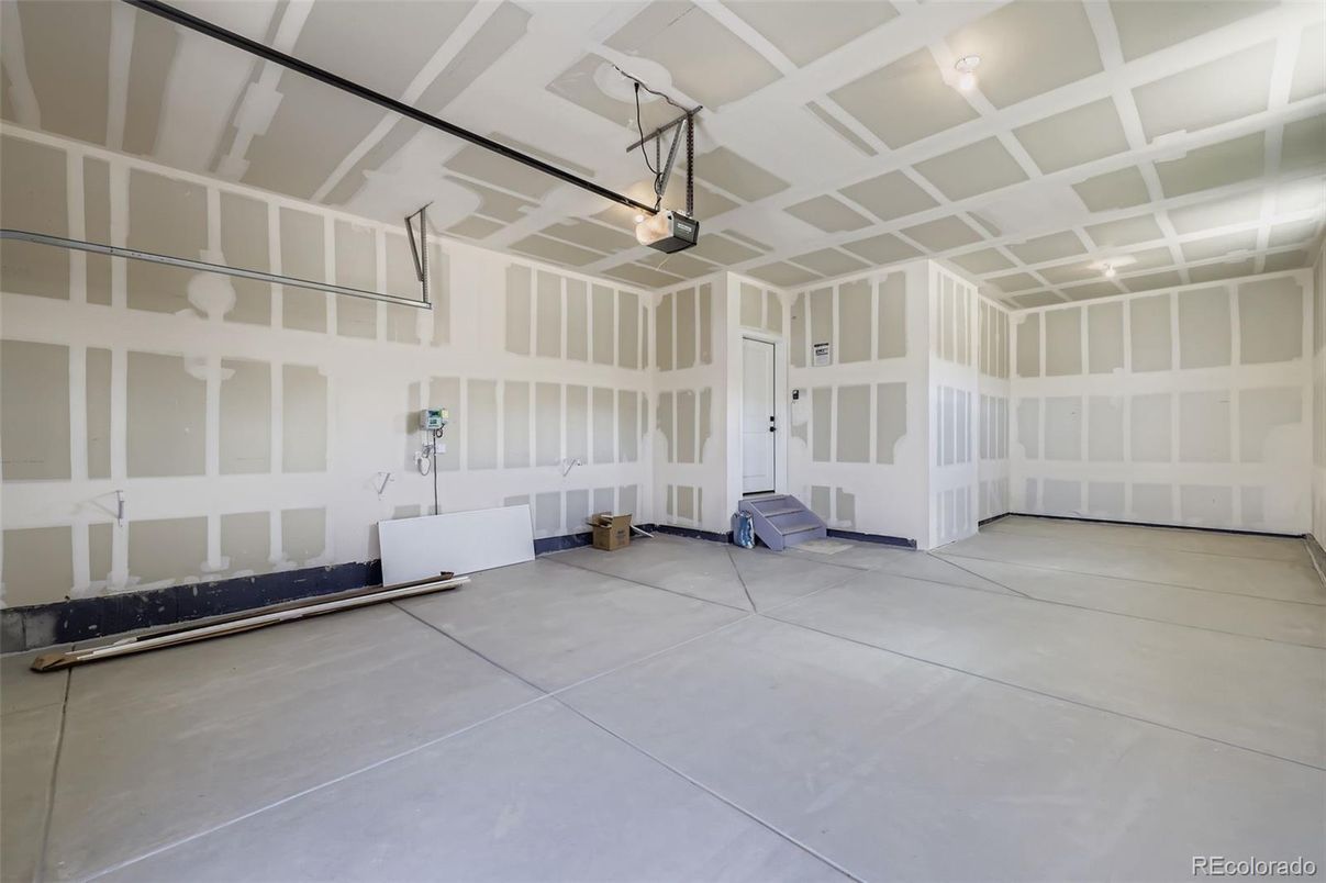 Empty room, Garage, Interior