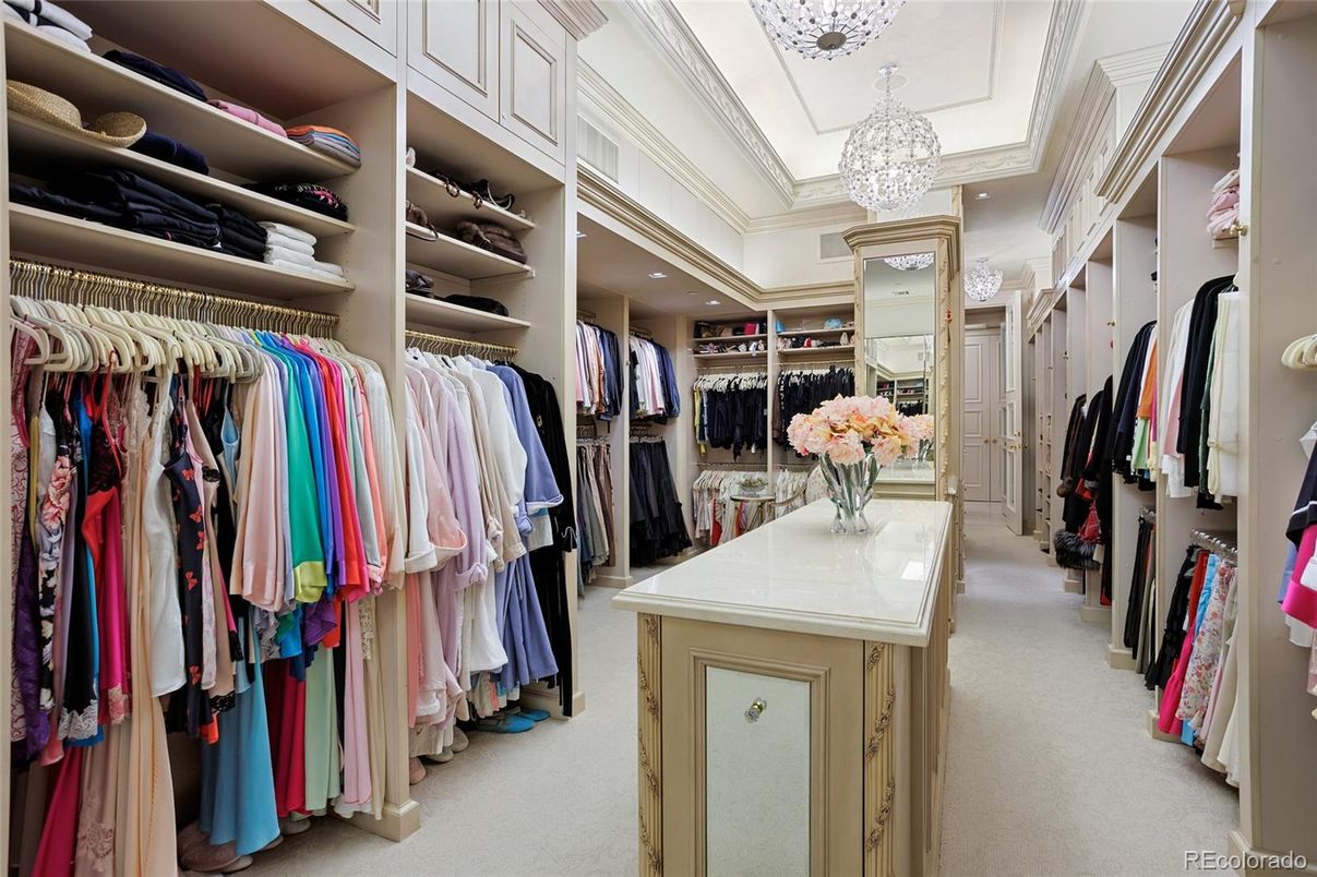 Chandelier, Interior, Walk-in Closets