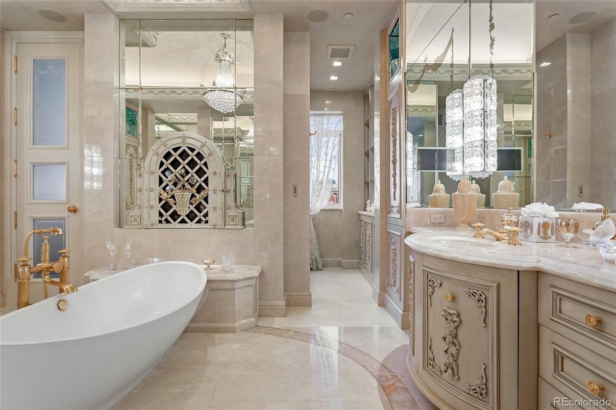 Bathroom, Dual Sink Vanities, Free Standing Baths, Interior, Recessed Lighting