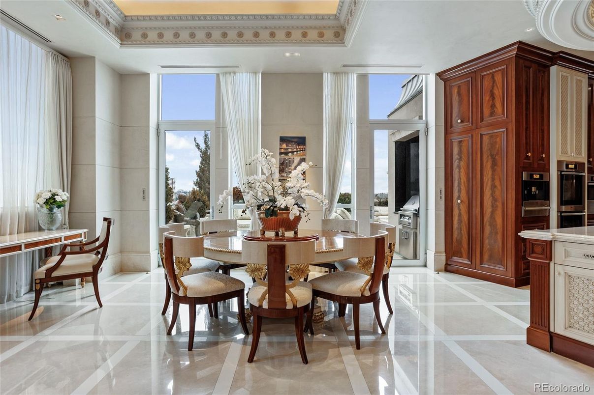 Dining room, Interior, Recessed Lighting
