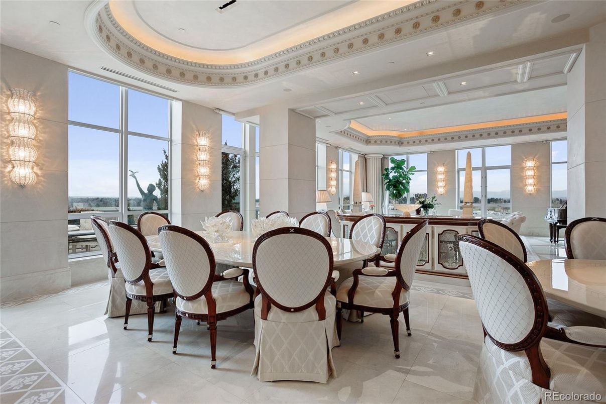 Dining room, Interior, Recessed Lighting