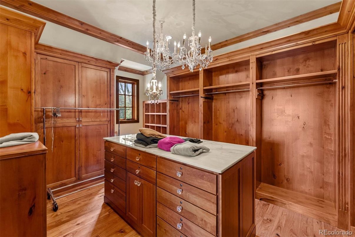 Chandelier, Interior, Walk-in Closets, Wood Texture Flooring