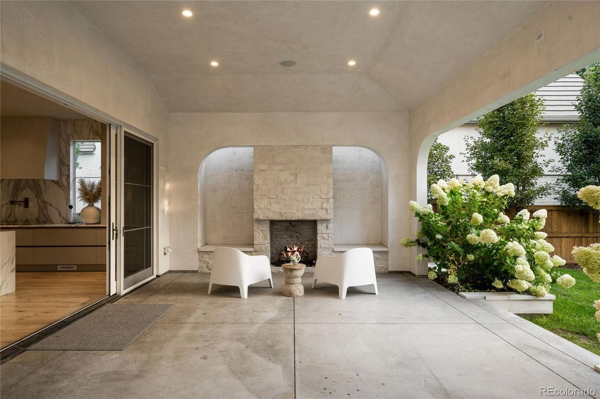 Exterior, Fireplace, Recessed Lighting