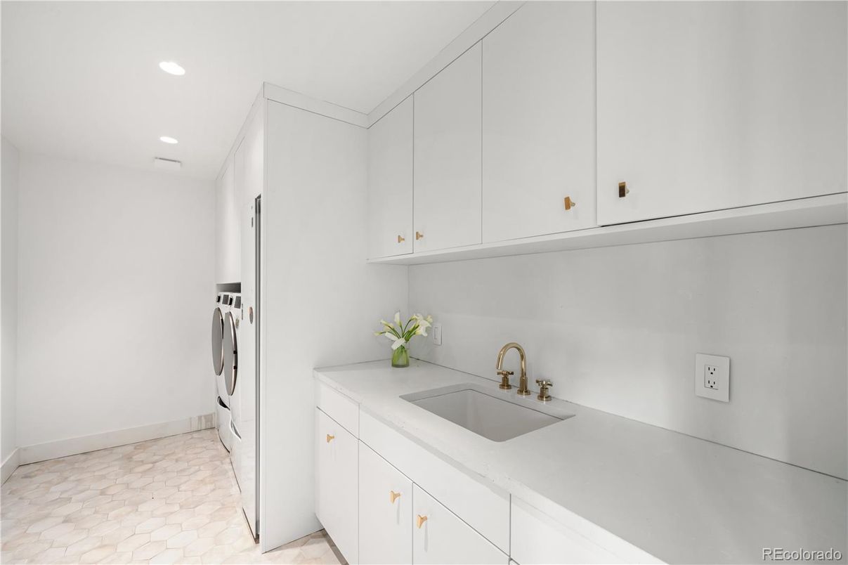 Interior, Recessed Lighting, Washer