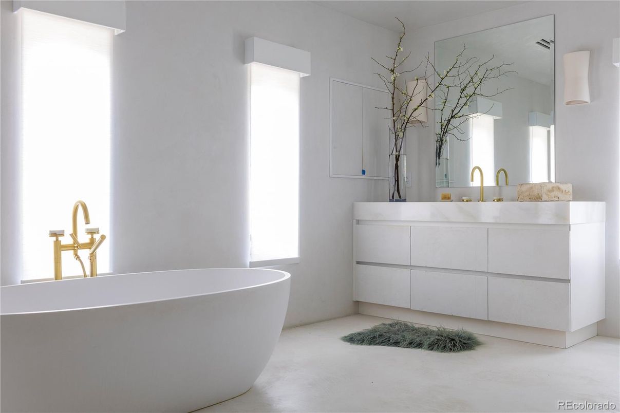 Bathroom, Free Standing Baths, Interior