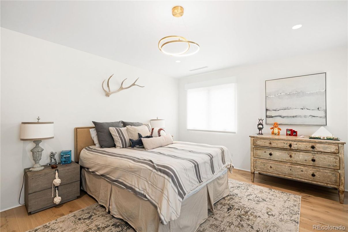 Bedroom, Interior, Pendant Lights, Recessed Lighting, Wood Texture Flooring