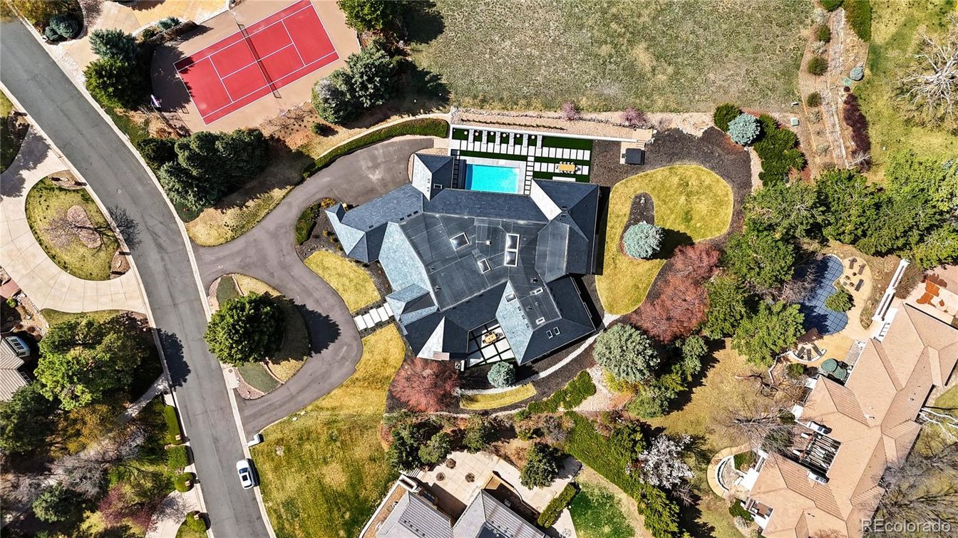 Exterior, Drone