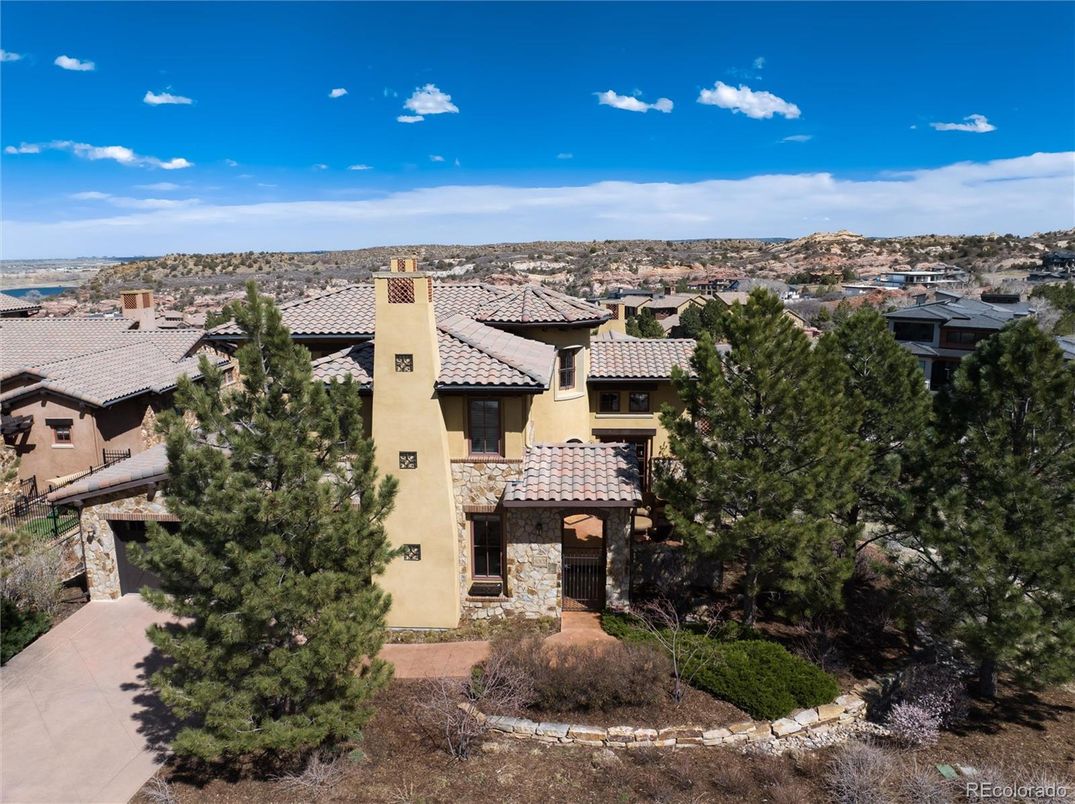 Exterior, Drone