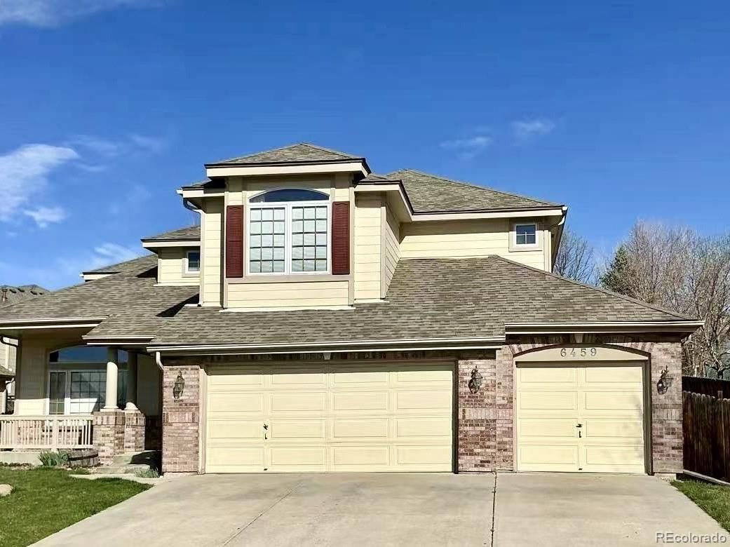 Attached, Exterior, Facade, Mediterranean