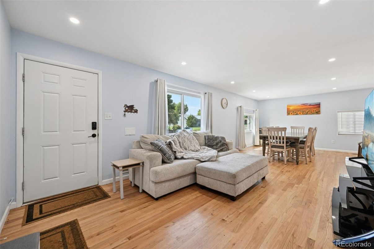 Dining room, Interior, Living room, Recessed Lighting, Wood Texture Flooring