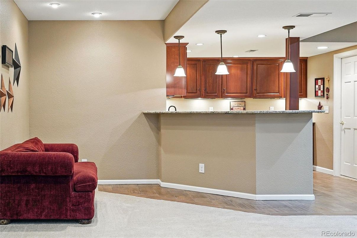 Interior, Pendant Lights, Recessed Lighting, Wood Texture Flooring
