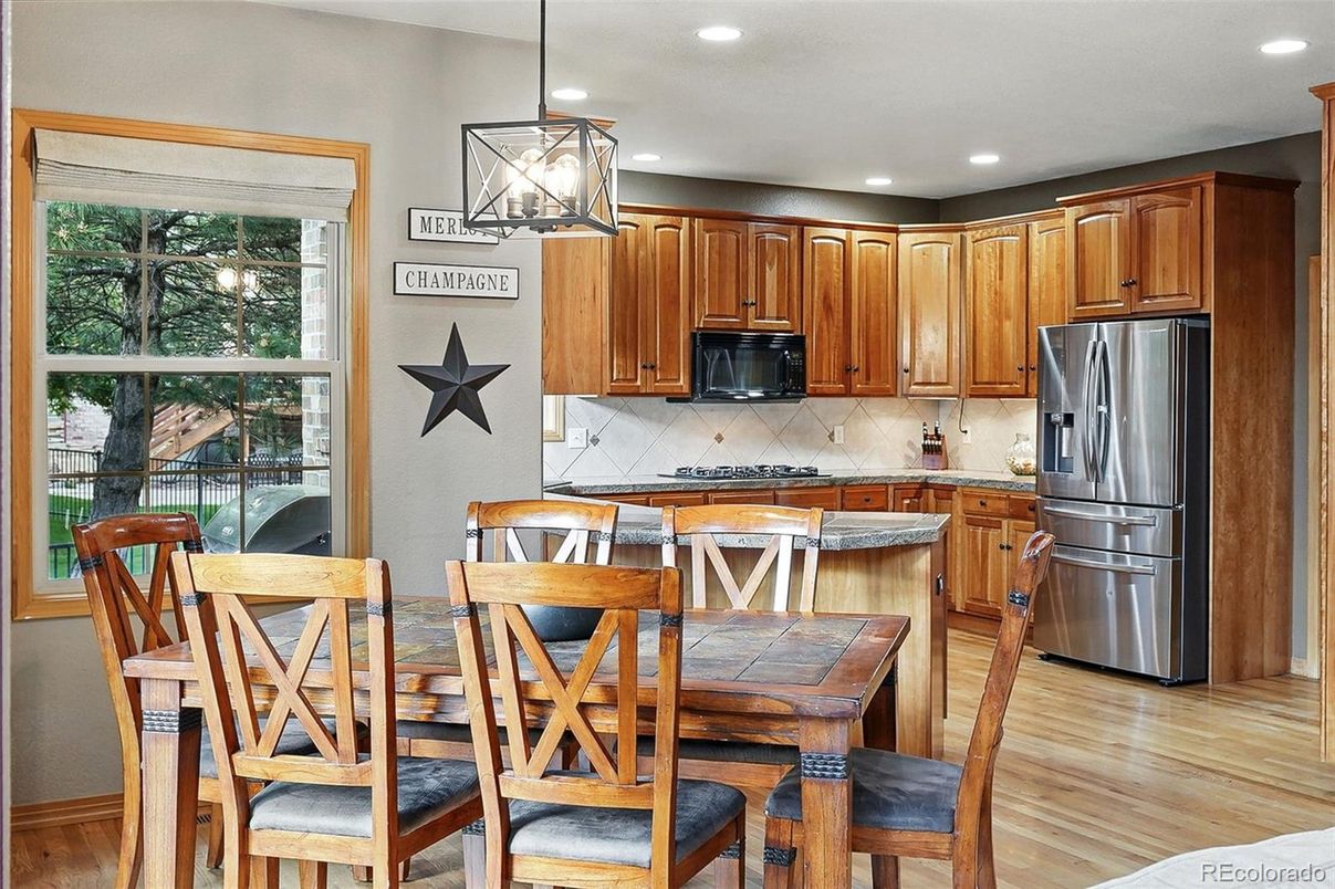 Dining room, Interior, Kitchen, Pendant Lights, Recessed Lighting, Wood Texture Flooring