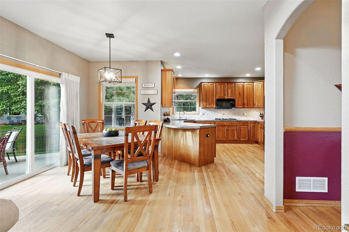 Dining room, Interior, Kitchen, Pendant Lights, Recessed Lighting, Wood Texture Flooring