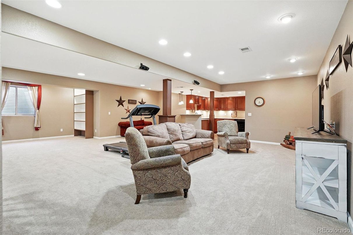 Fitness Equipment, Interior, Living room, Recessed Lighting