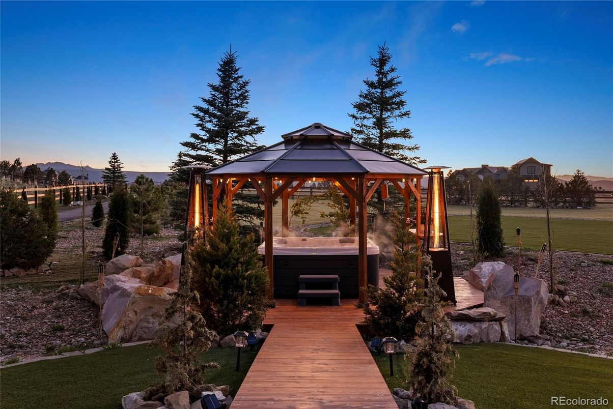 Exterior, Hot Tub