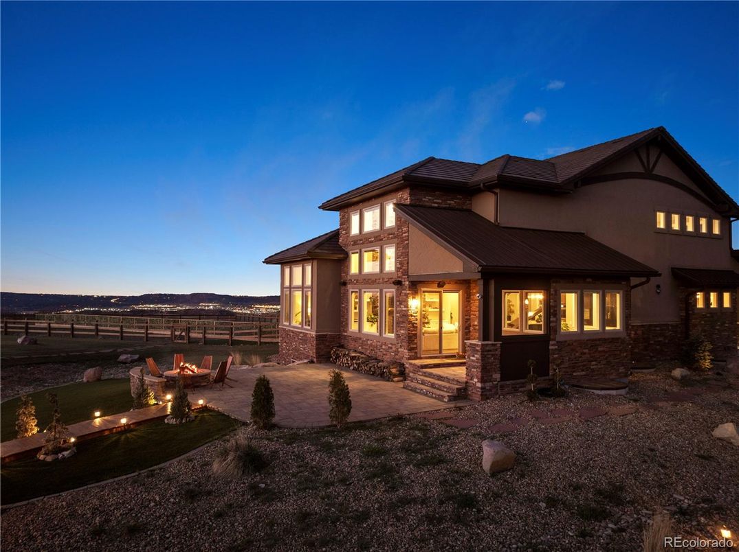 Backyard, Exterior, Facade, Log Home