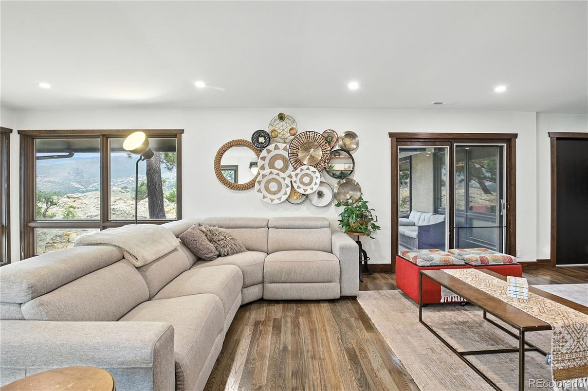 Interior, Living room, Recessed Lighting, Wood Texture Flooring