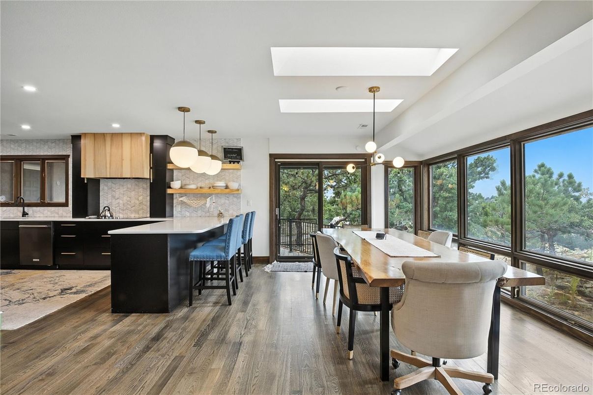 Dining room, Interior, Kitchen, Pendant Lights, Recessed Lighting, Wood Texture Flooring