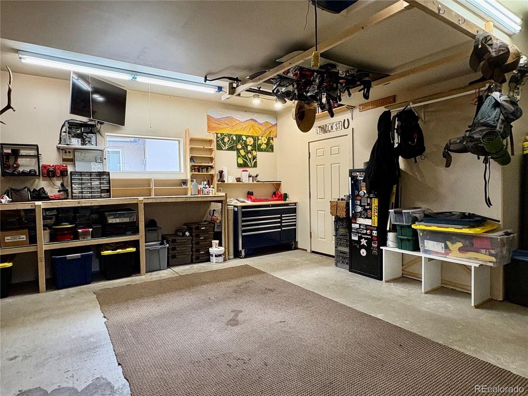 Garage, Interior