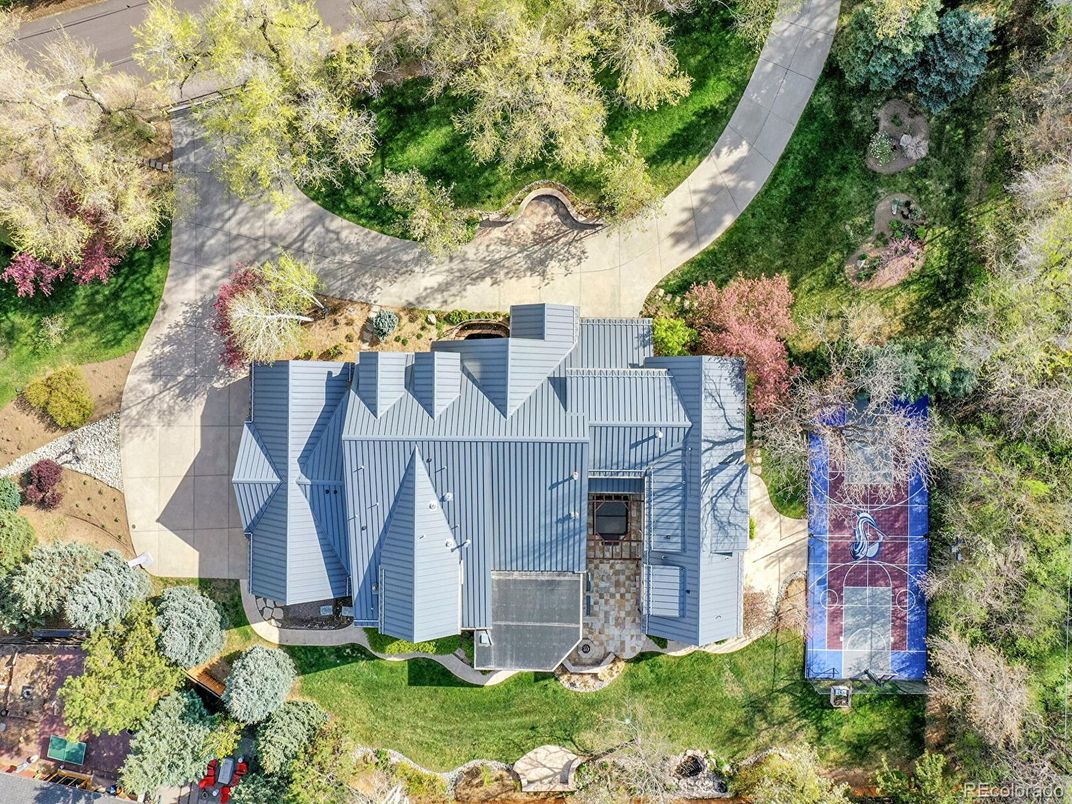 Exterior, Drone