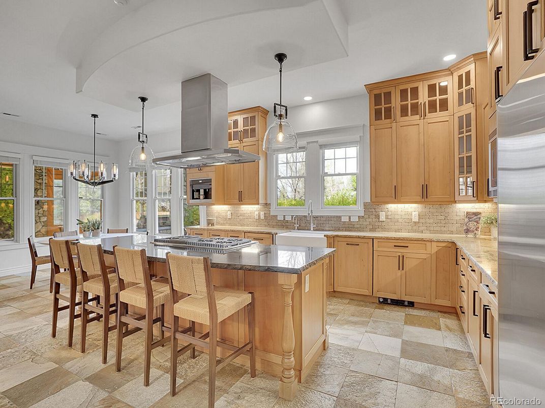 Dining room, Interior, Kitchen, Pendant Lights, Recessed Lighting, Stainless Steel Appliances