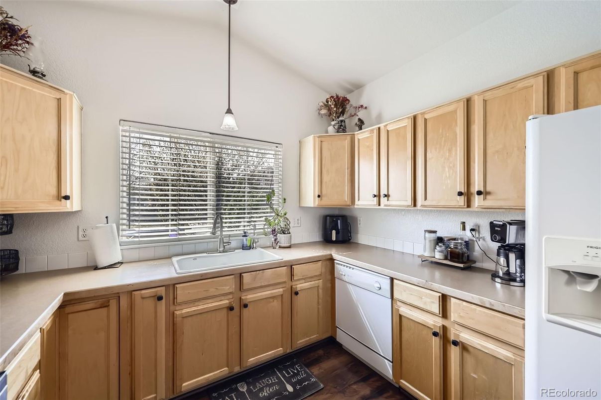 Interior, Kitchen, Pendant Lights, Wood Texture Flooring
