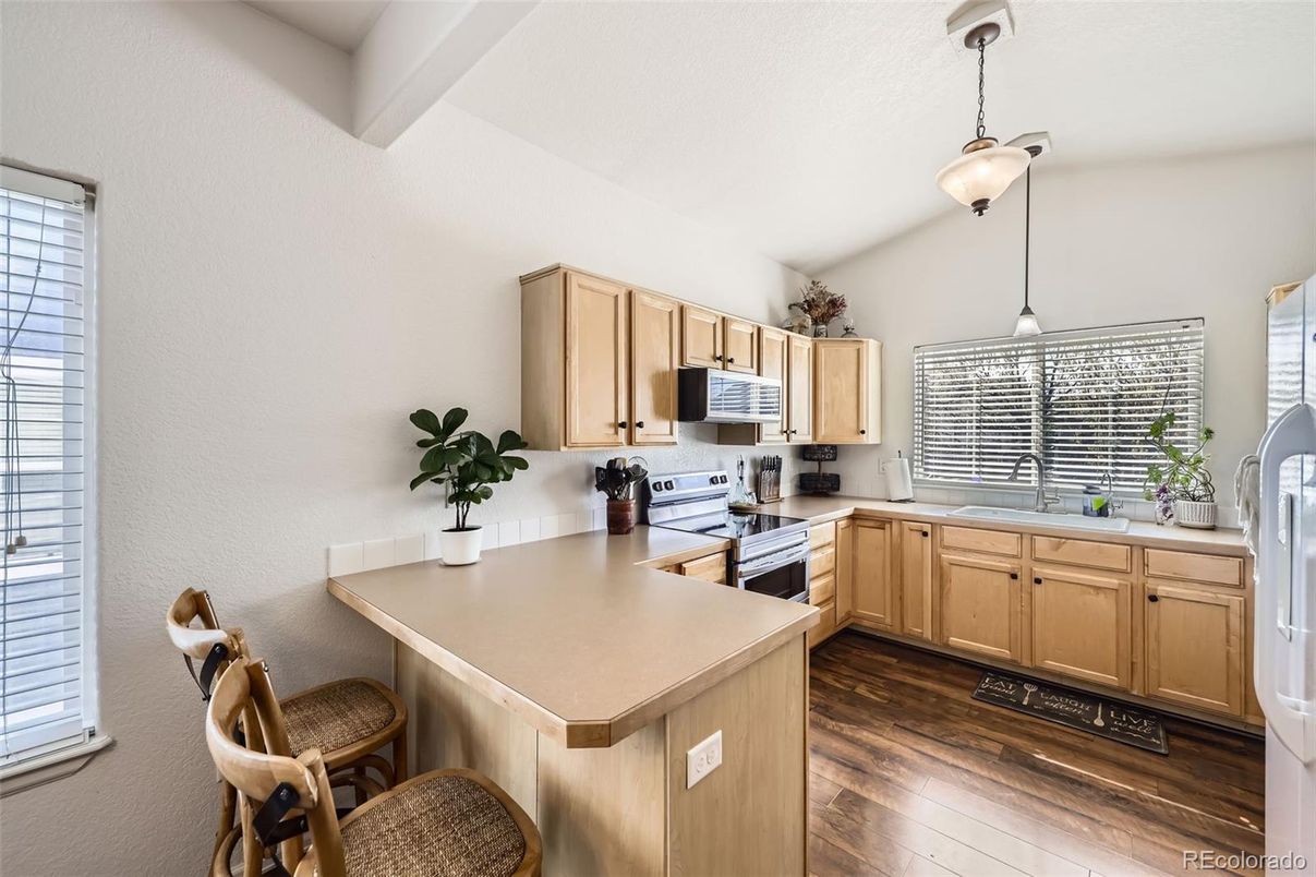 Interior, Kitchen, Pendant Lights, Wood Texture Flooring