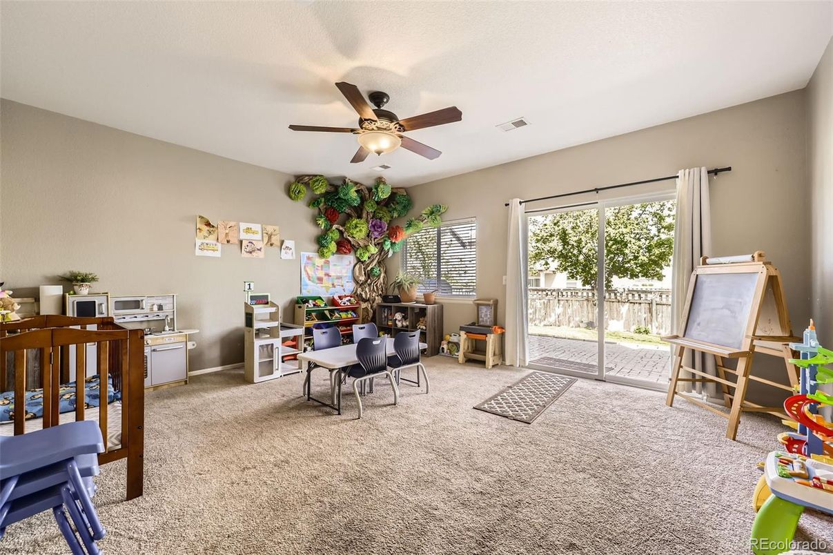 Home Office, Interior