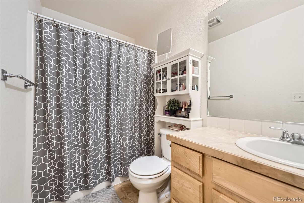 Bathroom, Interior, Tile Countertops