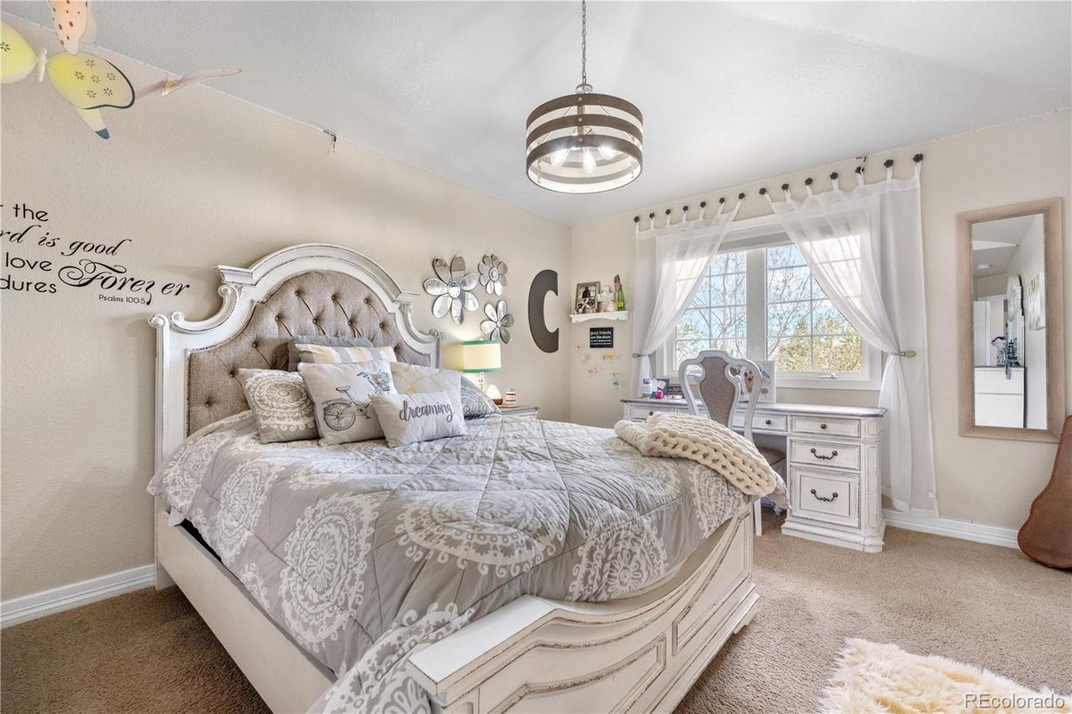 Bedroom, Interior, Pendant Lights
