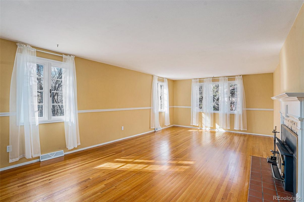 Empty room, Fireplace, Interior, Wood Texture Flooring