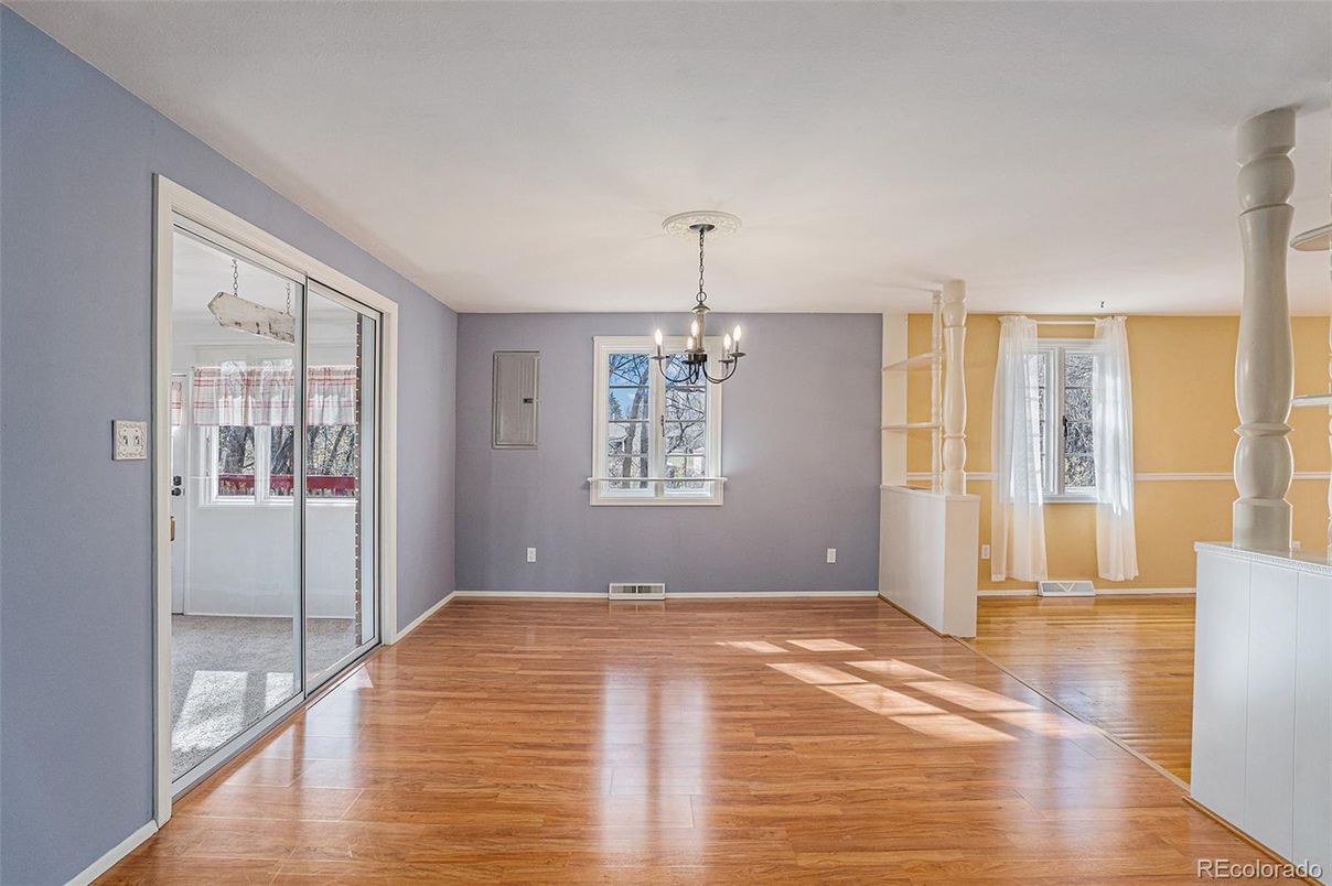 Chandelier, Empty room, Interior, Wood Texture Flooring