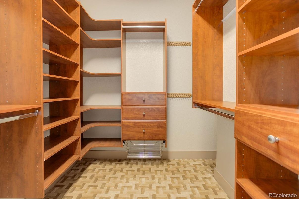 Interior, Walk-in Closets, Wood Texture Flooring