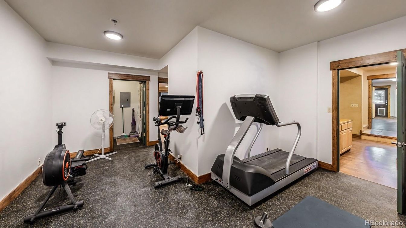 Fitness Equipment, Interior, Recessed Lighting, Wood Texture Flooring