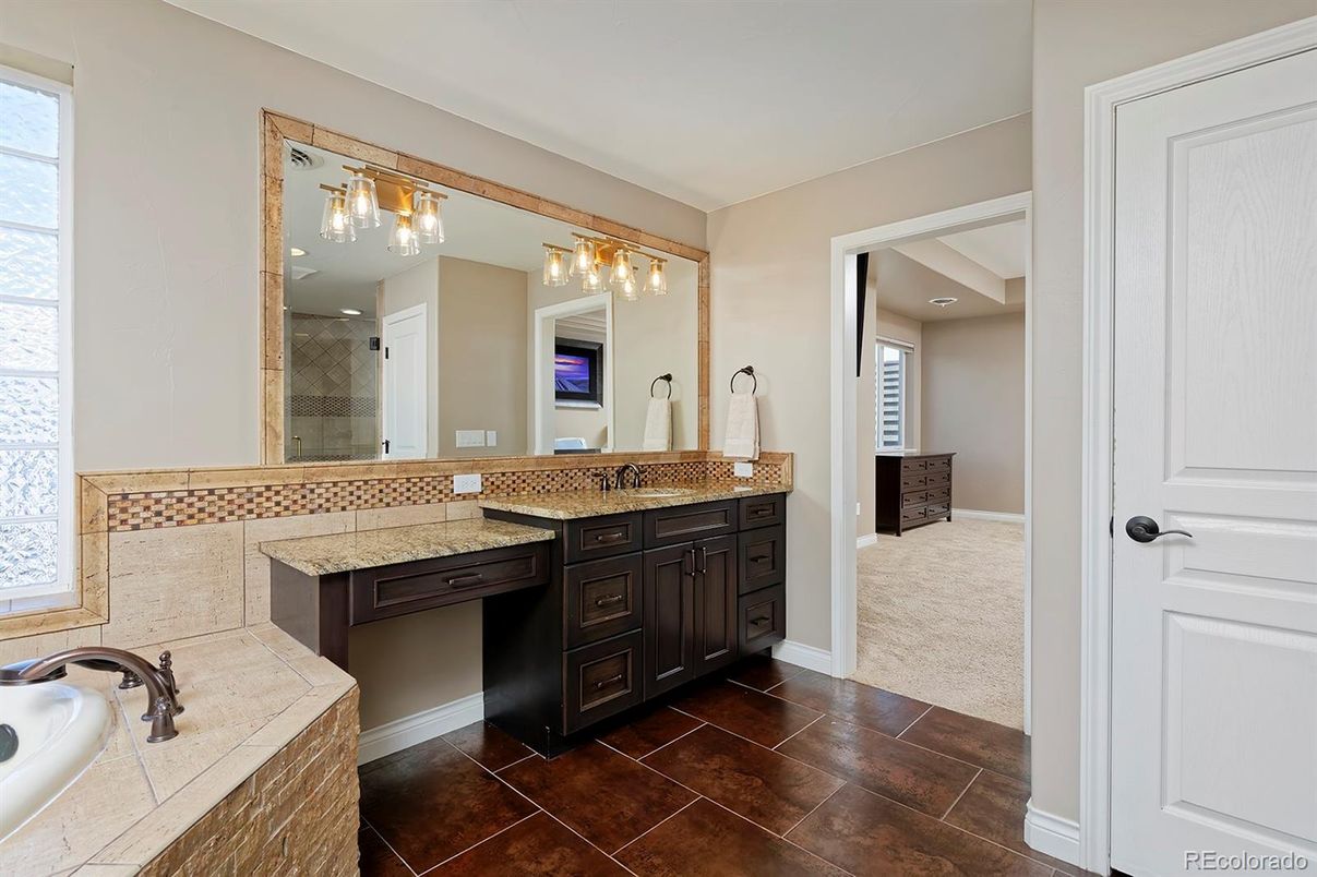 Bathroom, Dual Sink Vanities, Interior