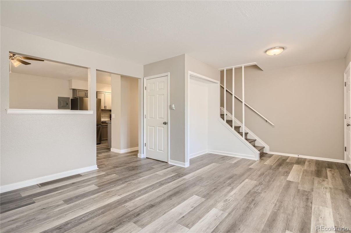 Empty room, Interior, Kitchen, Wood Texture Flooring
