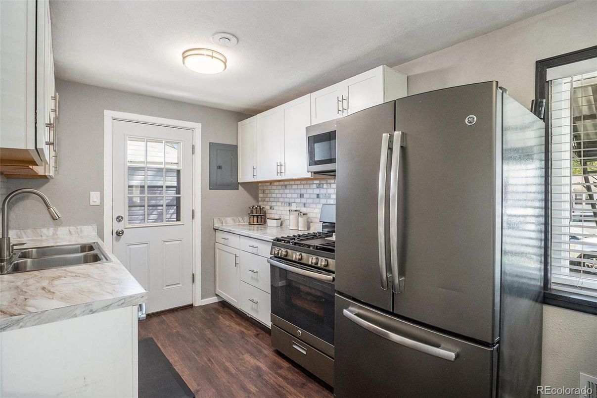 Interior, Kitchen, Stainless Steel Appliances, Wood Texture Flooring