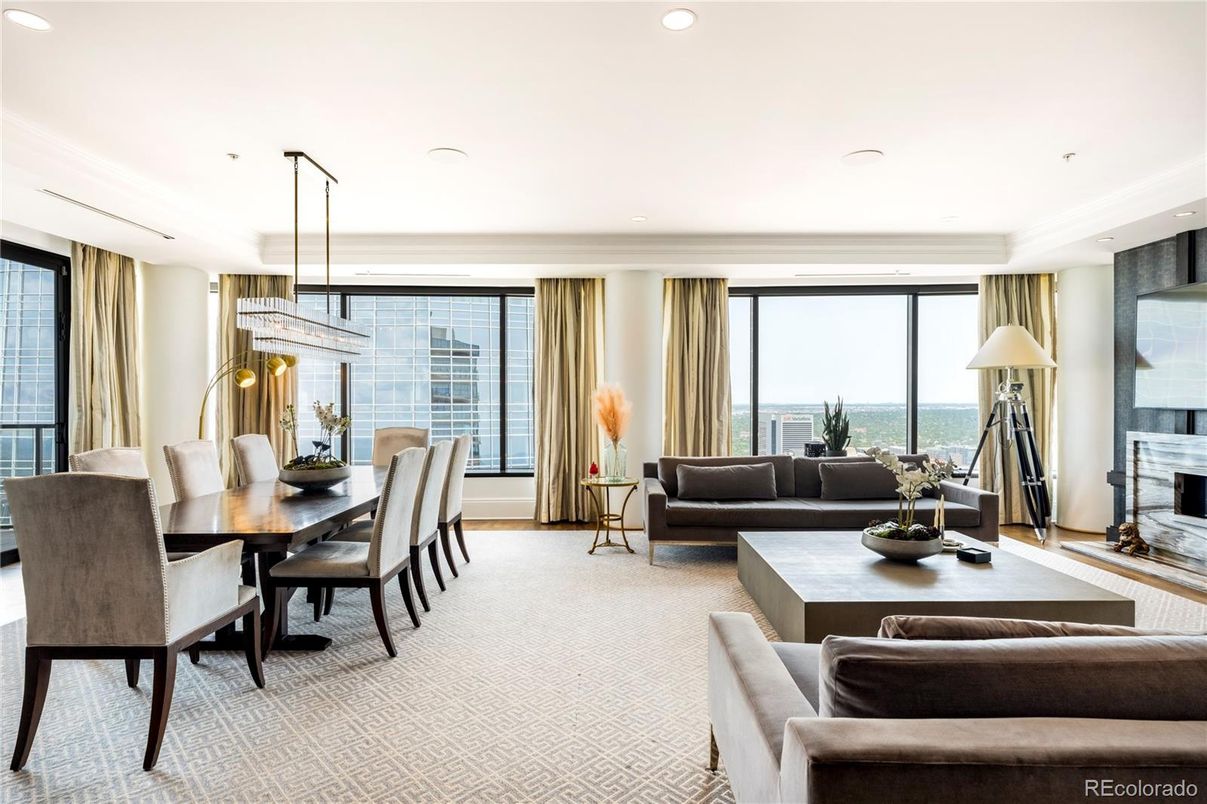 Dining room, Interior, Living room, Pendant Lights, Recessed Lighting, Water