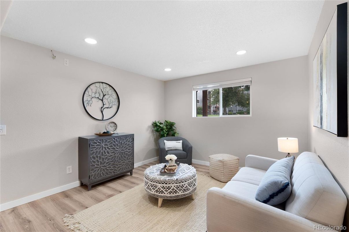 Interior, Living room, Recessed Lighting, Wood Texture Flooring