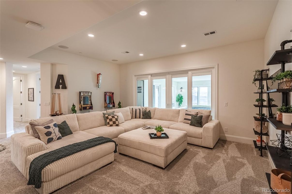 Interior, Living room, Recessed Lighting, Water