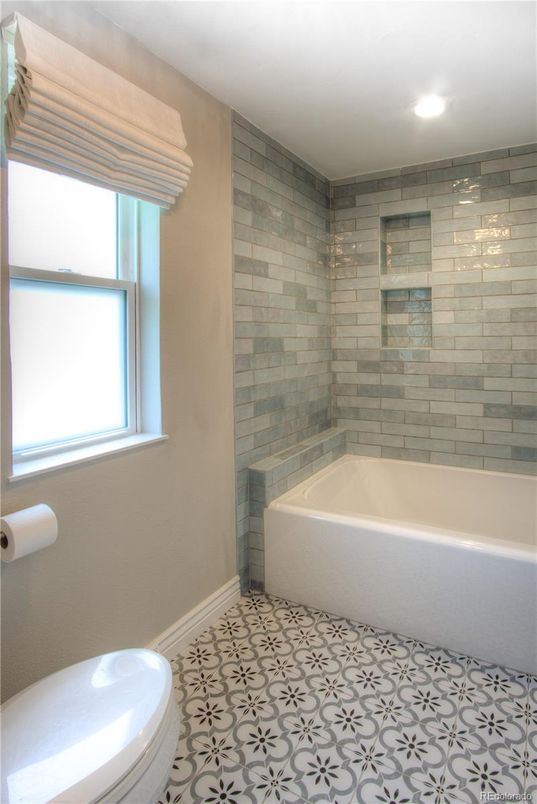 Bathroom, Interior, Recessed Lighting