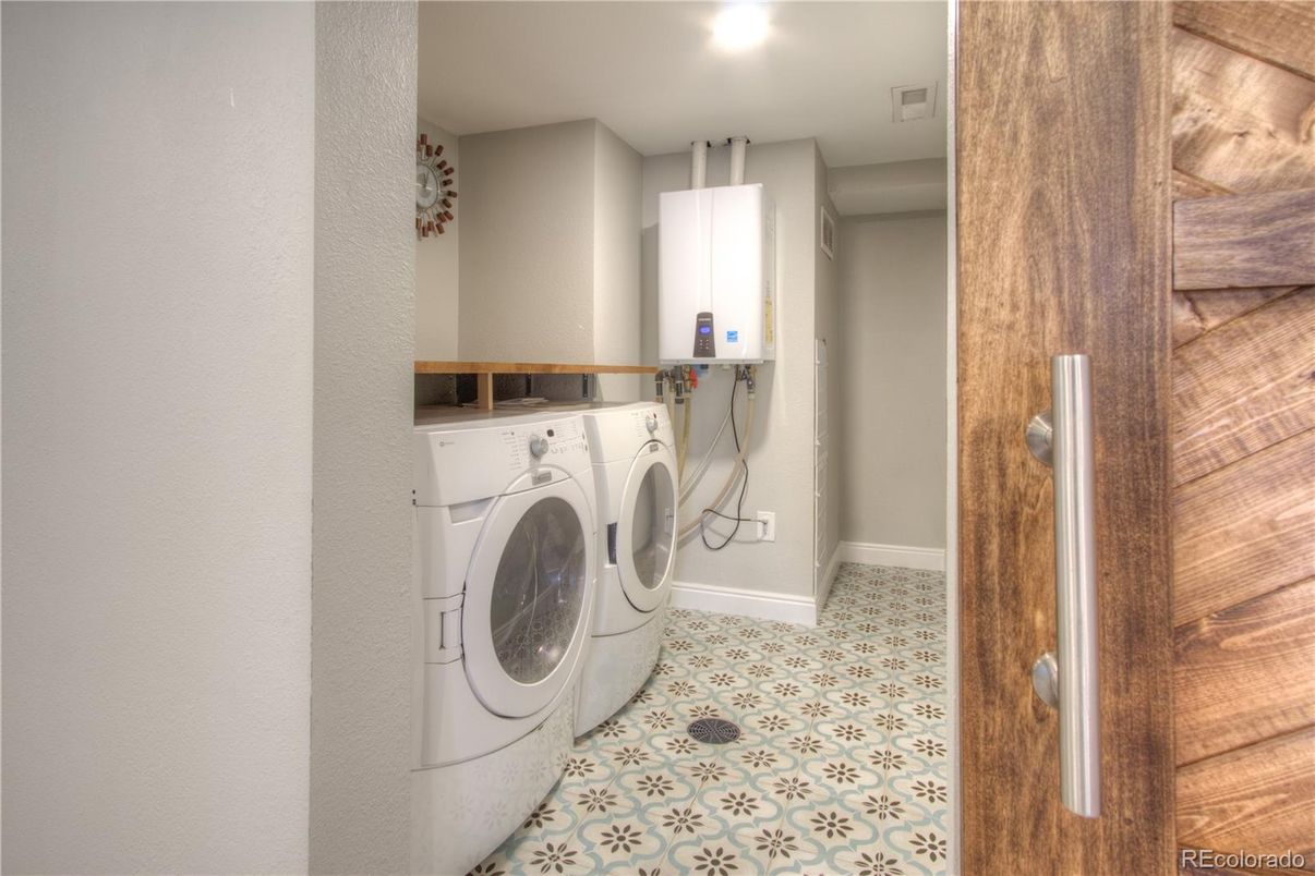 Interior, Recessed Lighting, Utility Closets, Washer