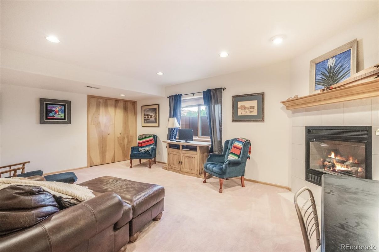 Fireplace, Interior, Living room, Recessed Lighting
