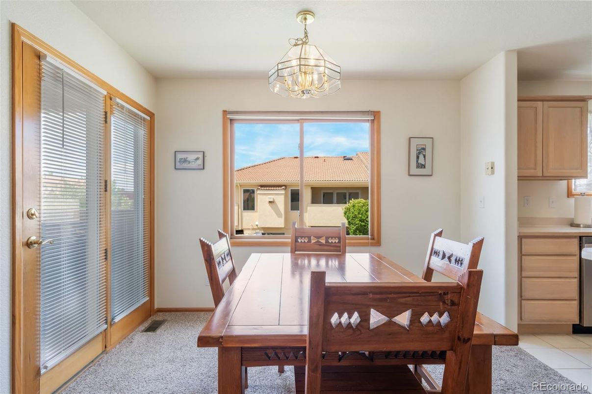 Chandelier, Dining room, Interior