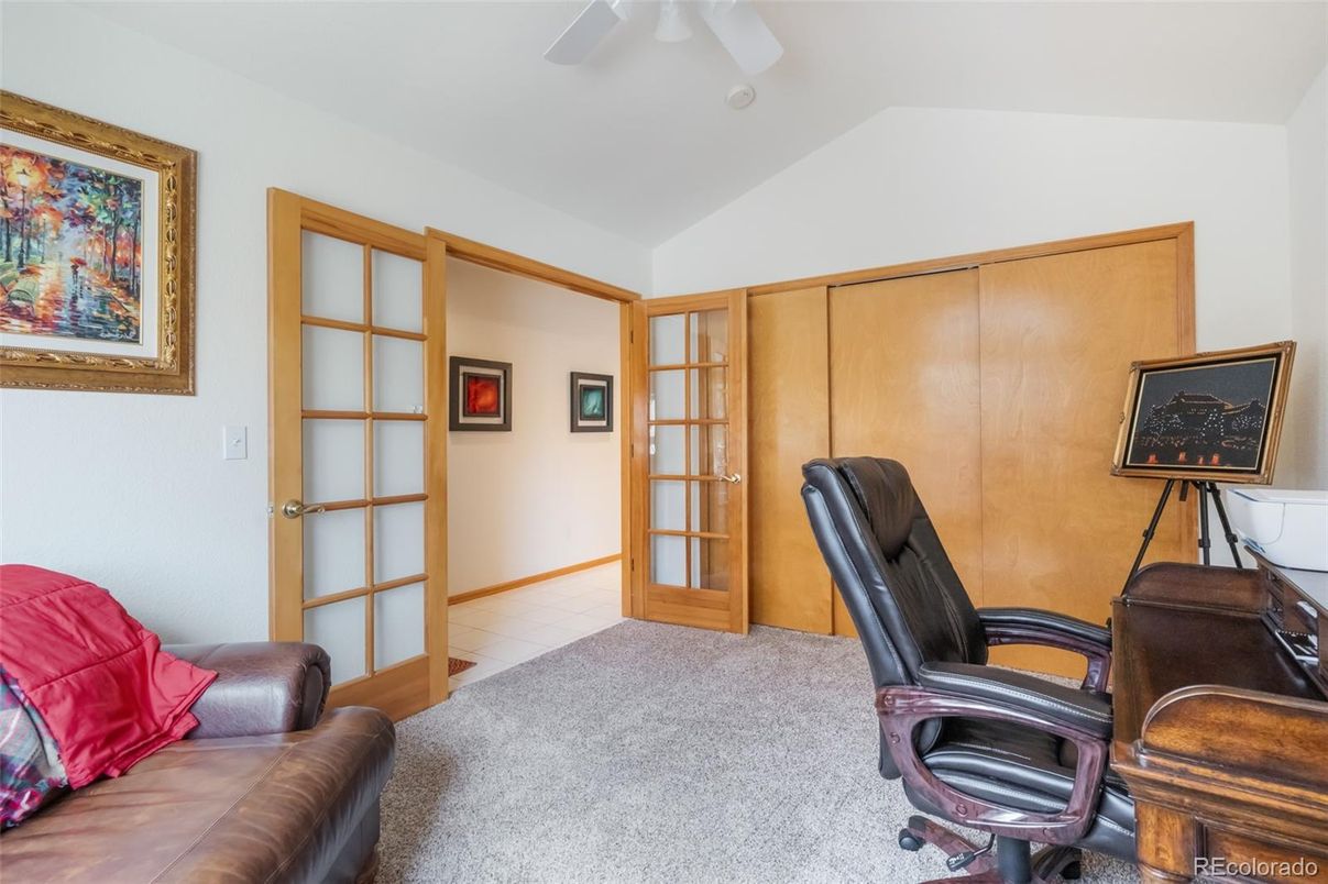Home Office, Interior