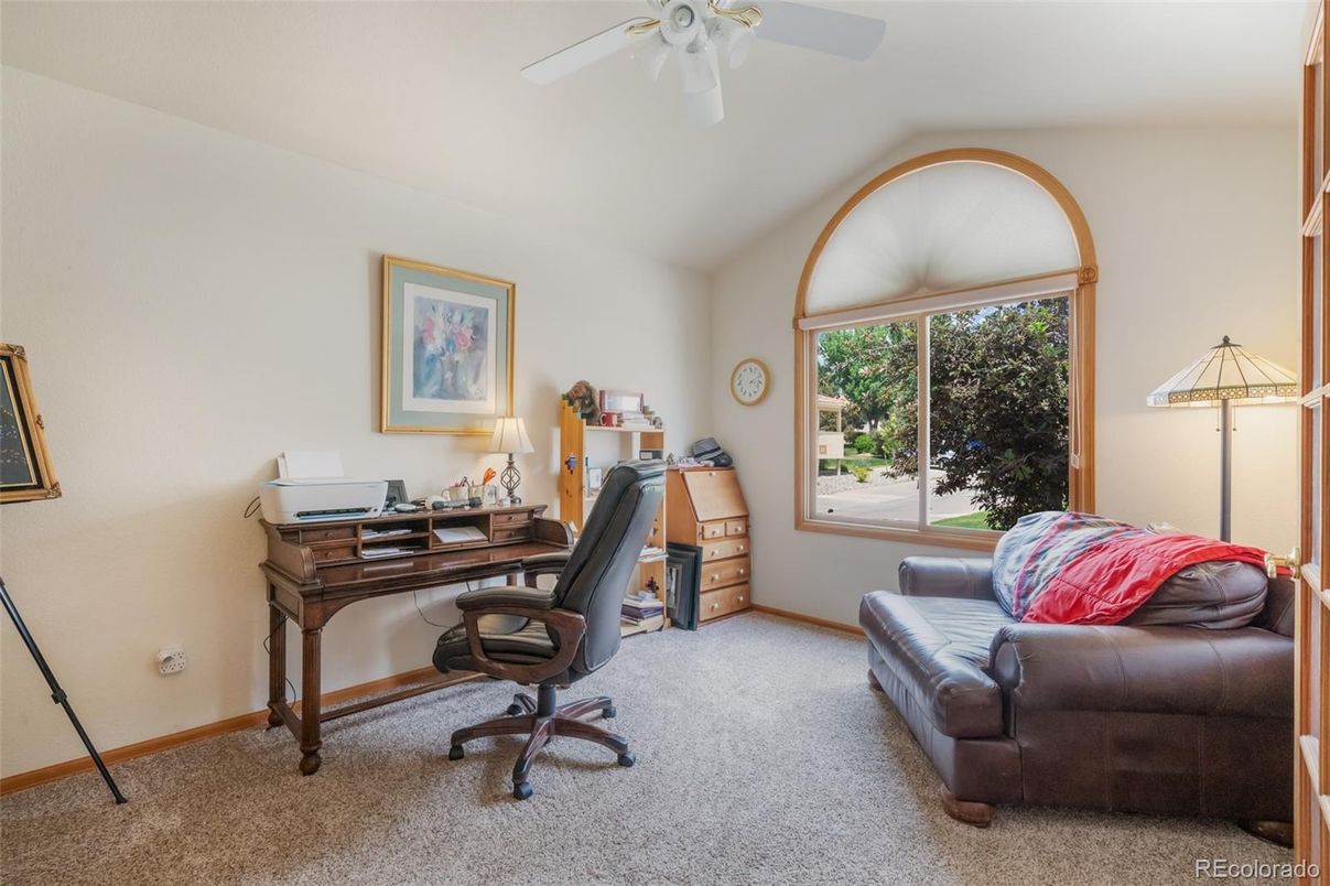 Home Office, Interior