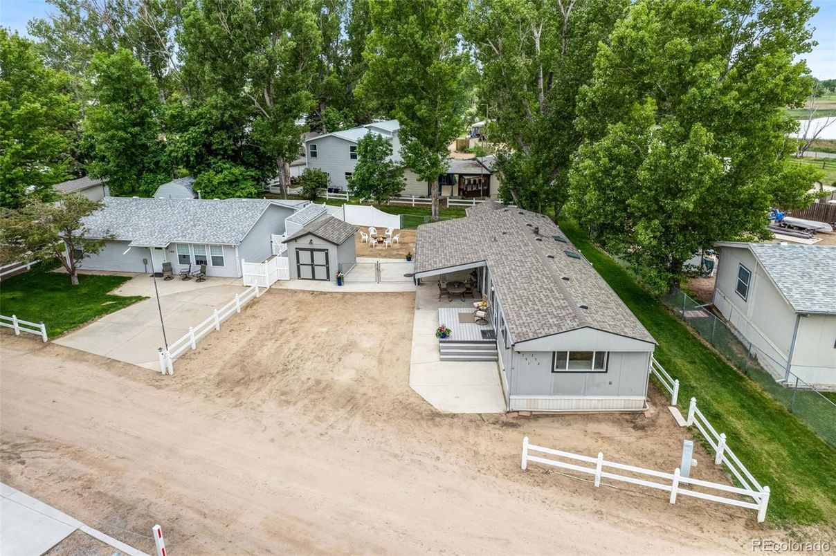 Exterior, Drone