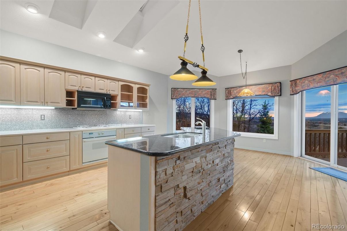 Interior, Kitchen, Pendant Lights, Recessed Lighting, Wood Texture Flooring